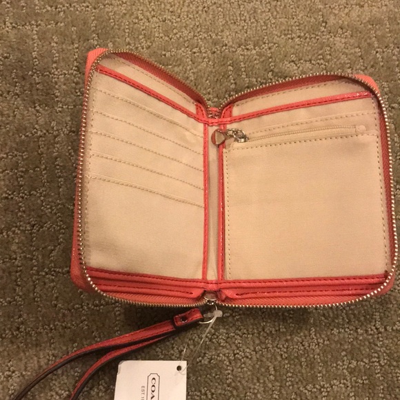 Coach purse and wallet - Picture 5 of 8